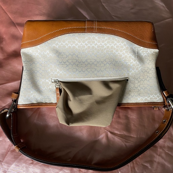 EUC COACH SHOULDER BAG - Picture 7 of 8